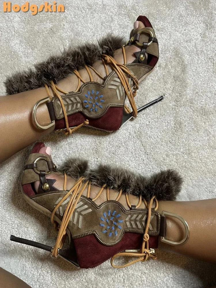 Sandal Dekorasi Bulu Palsu Sue - Sandal Strappy Heeled ulasan dan harga